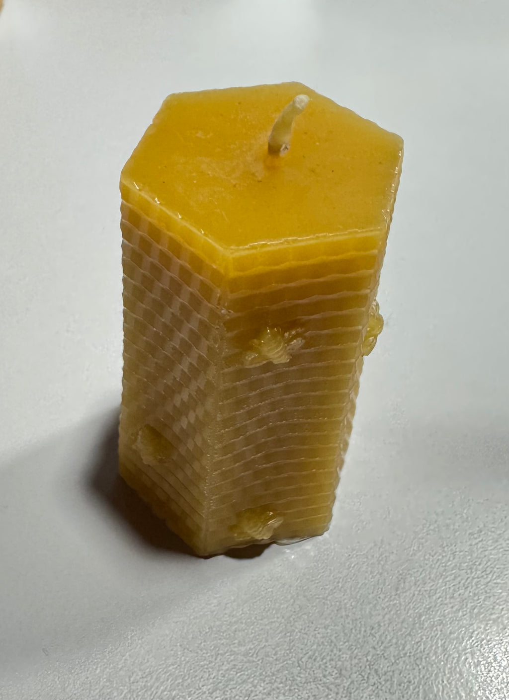 Bougie Artisanale – Collection Abeille Hexagon