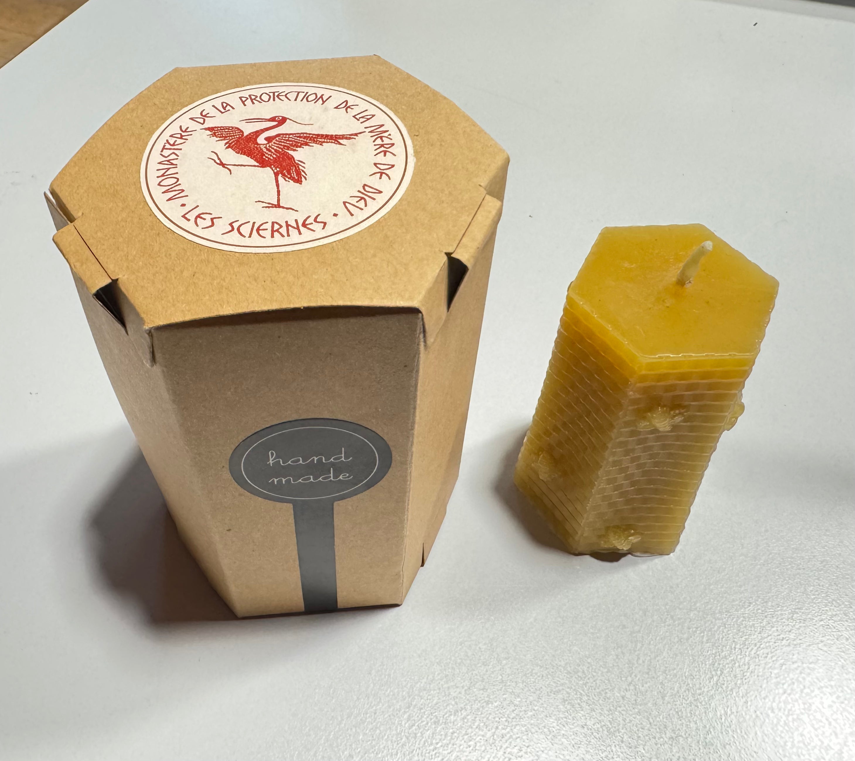 Bougie Artisanale – Collection Abeille Hexagon